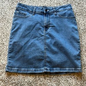 Women's Lee Rider Midrise stretch denim skirt Size 8M